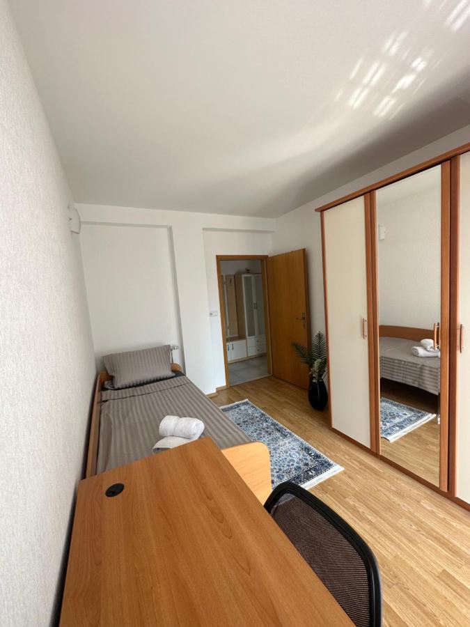 Spacious 3-Bedroom Condo Next To City Center Pristina Buitenkant foto